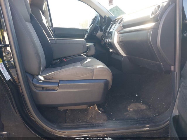 5TFUW5F12HX672352 Toyota Tundra Sr5 5.7l V8