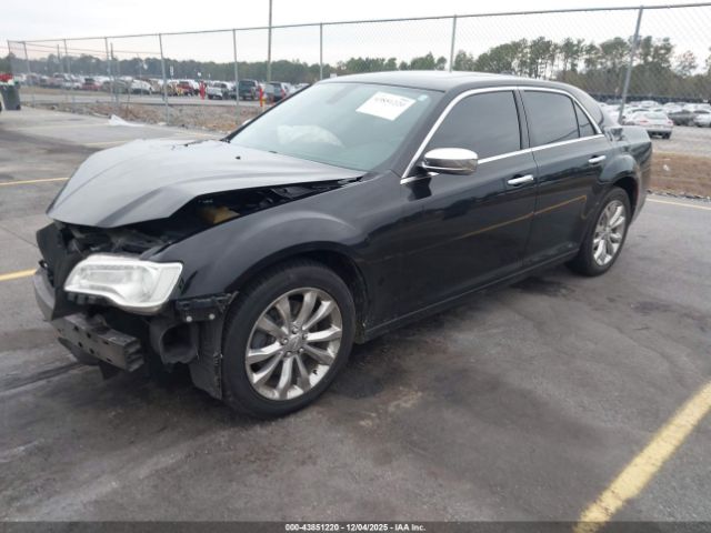 2019 CHRYSLER 300 2C3CCAKG0KH560396 Photo 1