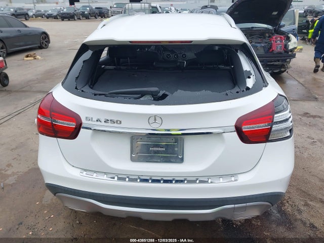 Mercedes-Benz GLA 250 2020 WDCTG4EBXLU027384 Image 16