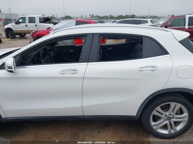 Mercedes-Benz GLA 250 2020 WDCTG4EBXLU027384 Image 18