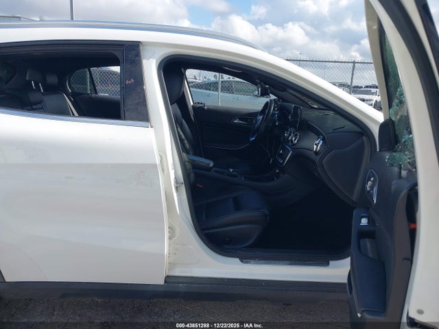 2020 MERCEDES-BENZ GLA 250 WDCTG4EBXLU027384 Photo 4