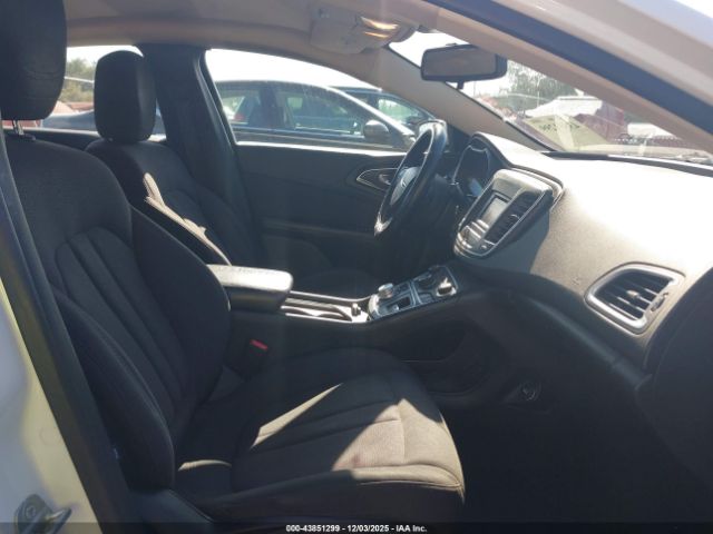 2015 CHRYSLER 200 1C3CCCAB4FN503570 Photo 4