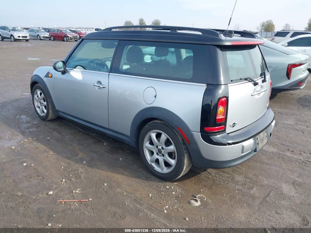 2009 MINI COOPER CLUBMAN WMWML33509TX50573 Photo 2