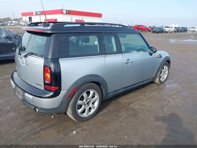 2009 MINI COOPER CLUBMAN WMWML33509TX50573 Photo 3