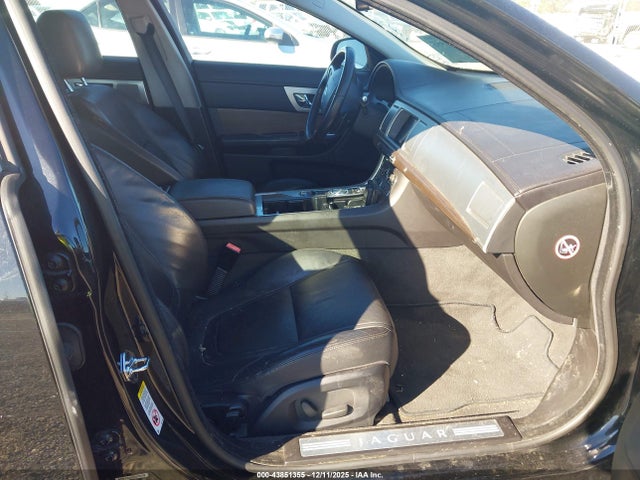 2013 JAGUAR XF SAJWA0ES2DPS63901 Photo 4