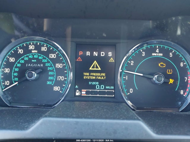 2013 JAGUAR XF SAJWA0ES2DPS63901 Photo 6