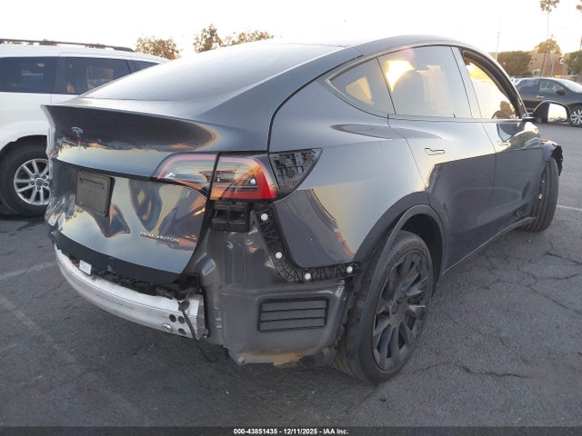 2023 TESLA MODEL Y 7SAYGDEE9PA028479 Photo 3
