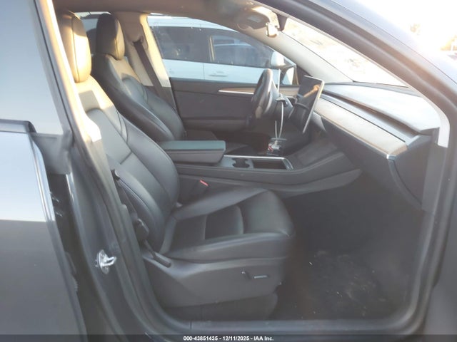 2023 TESLA MODEL Y 7SAYGDEE9PA028479 Photo 4