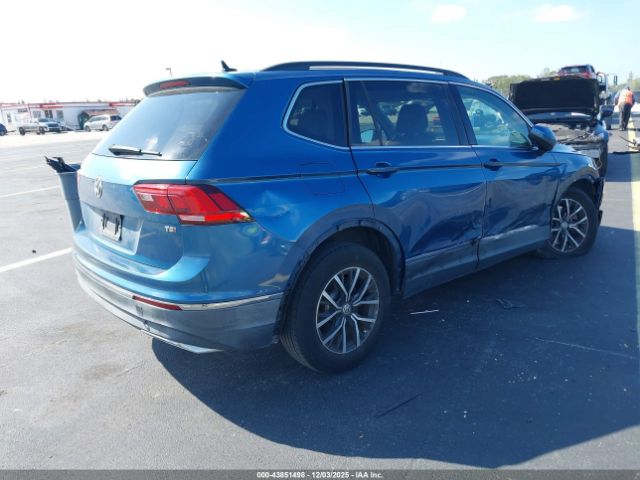 2018 VOLKSWAGEN TIGUAN 3VV3B7AX2JM209929 Photo 3