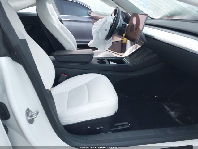 2022 TESLA MODEL 3 5YJ3E1EA7NF199370 Photo 4