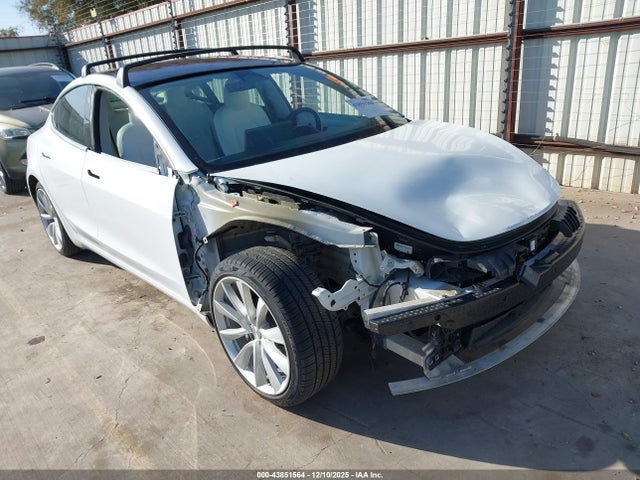 2018 TESLA MODEL 3 5YJ3E1EB6JF098159 Photo 0