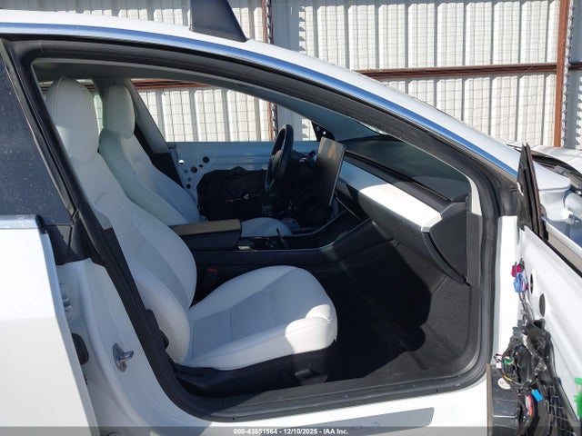 2018 TESLA MODEL 3 5YJ3E1EB6JF098159 Photo 4