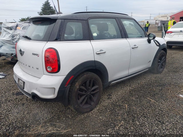 2016 MINI COUNTRYMAN WMWZC5C53GWU02523 Photo 3