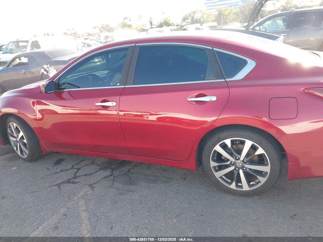 Продажа на аукционе авто 2017 Nissan Altima 2.5 Sr, vin: 1N4AL3AP0HC298025, номер лота: 43851758