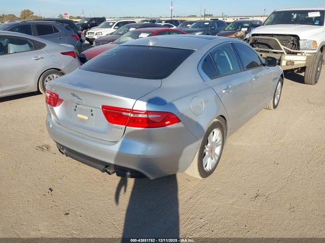 2017 JAGUAR XE SAJAD4BG5HA973831 Photo 3