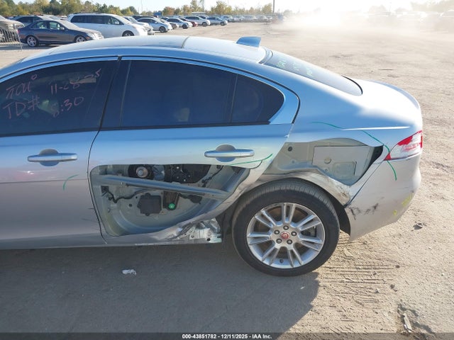 2017 JAGUAR XE SAJAD4BG5HA973831 Photo 5