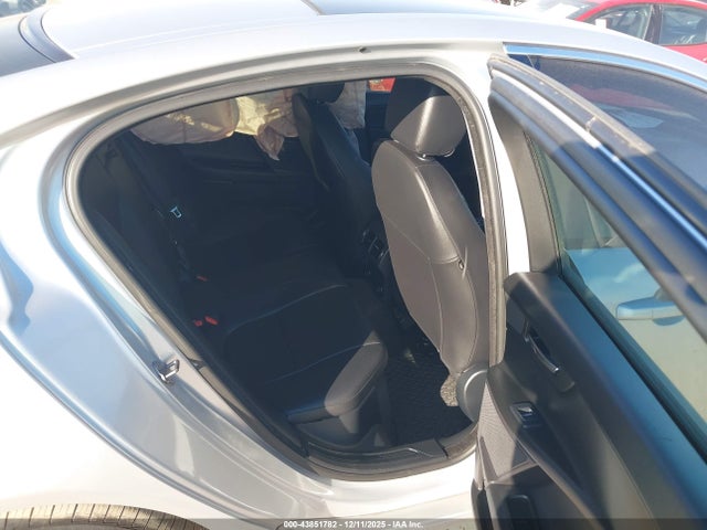 2017 JAGUAR XE SAJAD4BG5HA973831 Photo 7