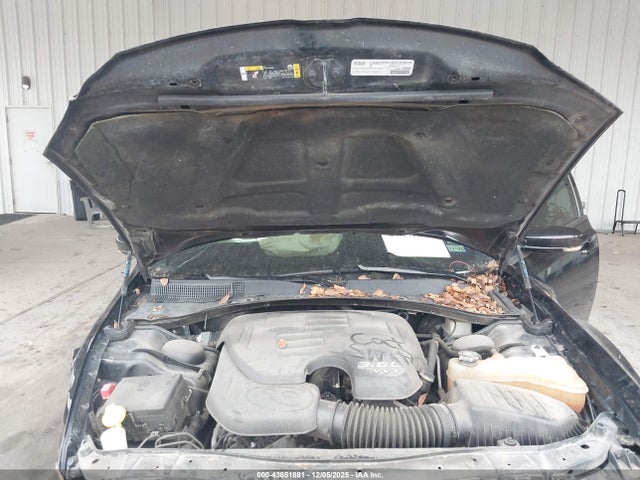 43851881 :رقم المزاد ، 2C3CCABG5MH601169 vin ، 2021 Chrysler 300 مزاد بيع
