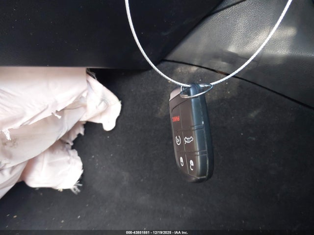 43851881 :رقم المزاد ، 2C3CCABG5MH601169 vin ، 2021 Chrysler 300 مزاد بيع