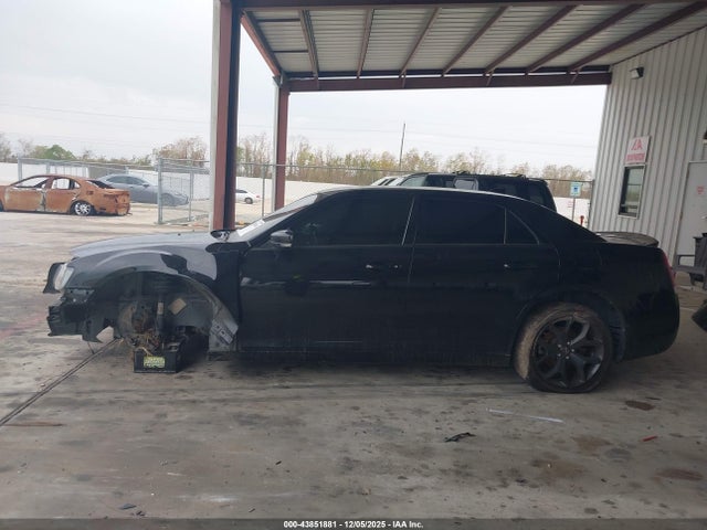 43851881 :رقم المزاد ، 2C3CCABG5MH601169 vin ، 2021 Chrysler 300 مزاد بيع