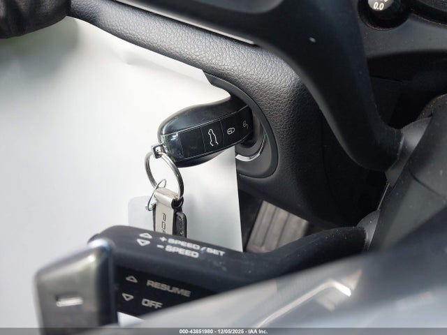 2018 PORSCHE MACAN WP1AB2A59JLB32225 Photo 10