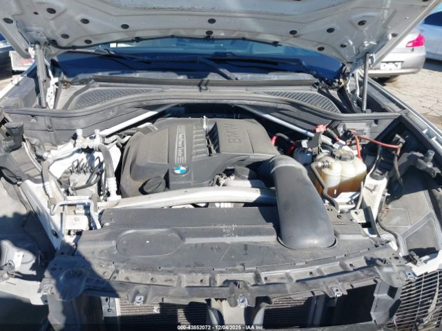 2018 BMW X5 5UXKR0C54J0Y03660 Photo 9