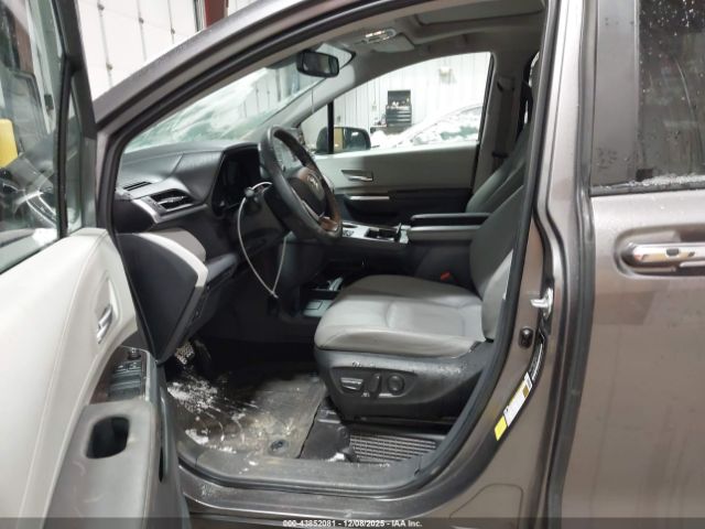 2023 TOYOTA SIENNA 5TDYRKEC6PS165923 Photo 4