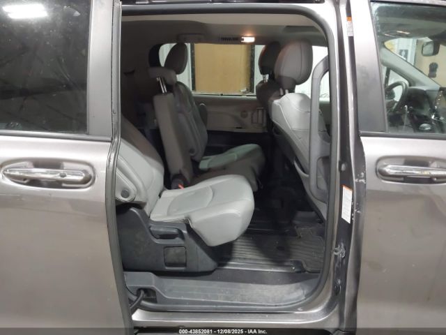 2023 TOYOTA SIENNA 5TDYRKEC6PS165923 Photo 7
