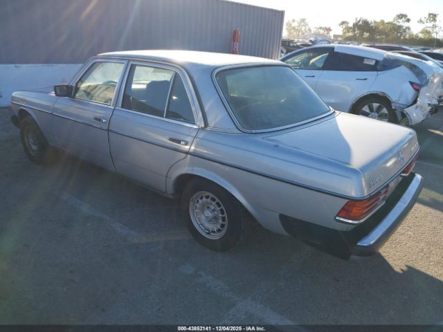 1983 MERCEDES-BENZ 300 WDBAB33A0DB022707 Photo 2