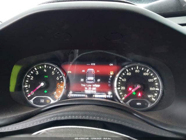 Продаж на аукціоні авто 2017 Jeep Renegade Trailhawk 4x4, vin: ZACCJBCB6HPF32376, номер лоту: 43852146