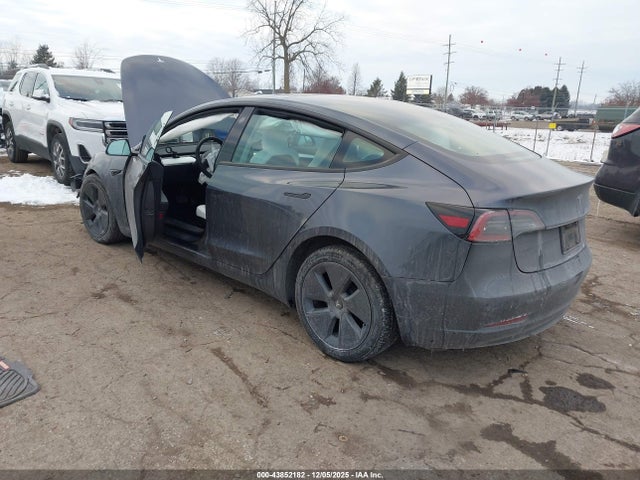 2023 TESLA MODEL 3 5YJ3E1EA5PF659807 Photo 2