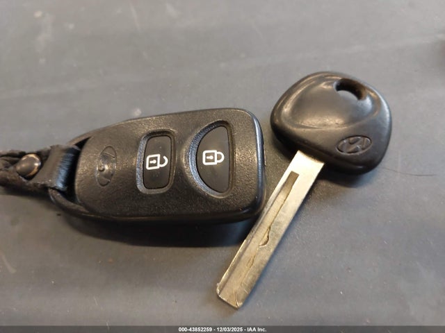 2013 HYUNDAI ACCENT KMHCU4AE3DU315551 Photo 10