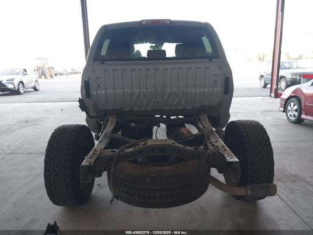 5TFDY5F13JX694747 Toyota Tundra Sr5 5.7l V8