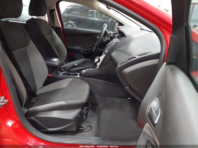 Ford FOCUS SE 2014 1FADP3K22EL237209 Image 5