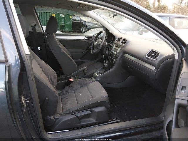 2010 Volkswagen Golf 2-door მანქანა იყიდება აუქციონზე, vin: WVWBB7AJ3AW277887, აუქციონის ნომერი: 43852309