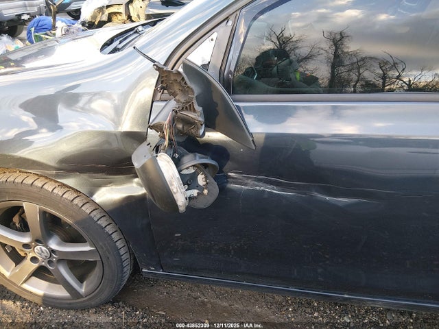 2010 Volkswagen Golf 2-door მანქანა იყიდება აუქციონზე, vin: WVWBB7AJ3AW277887, აუქციონის ნომერი: 43852309