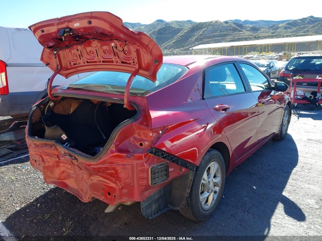 KMHLL4AG6PU608658 Hyundai ELANTRA SE