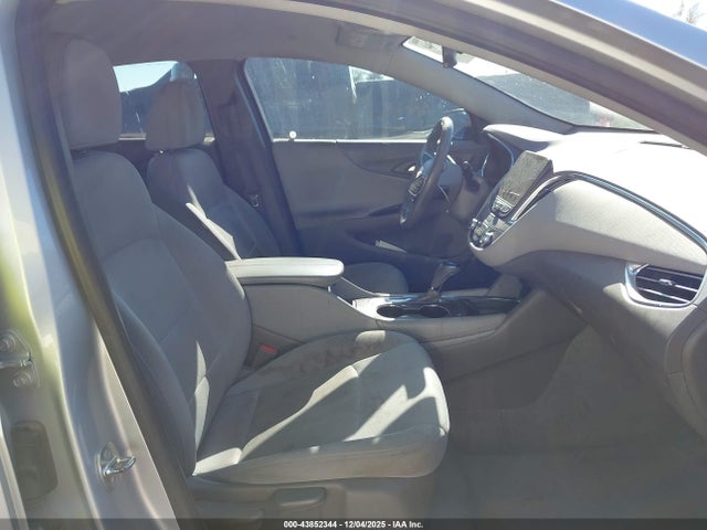 Chevrolet MALIBU LT 2018 1G1ZD5ST5JF135403 Image 5