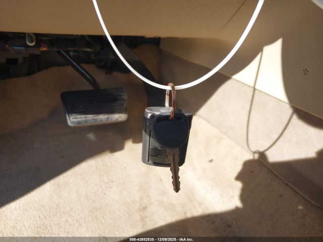 2011 CADILLAC ESCALADE 1GYS3AEF2BR400511 Photo 10