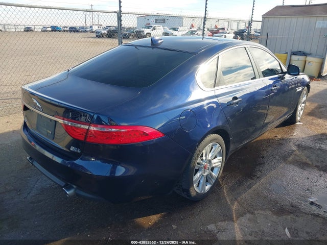 2017 JAGUAR XF SAJBJ4BV2HCY30982 Photo 3