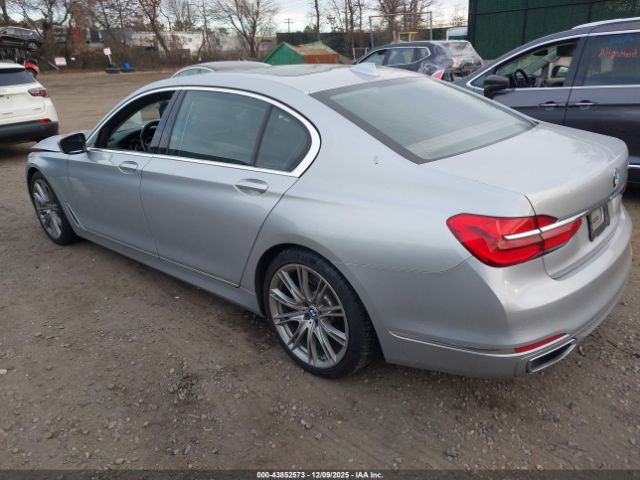 2016 BMW 740I WBA7E2C51GG546792 Photo 2