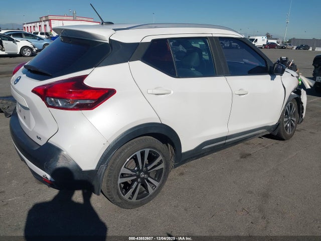 3N1CP5CU8KL540998 Nissan KICKS SR