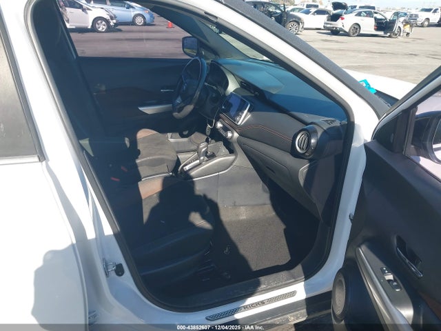 3N1CP5CU8KL540998 Nissan KICKS SR