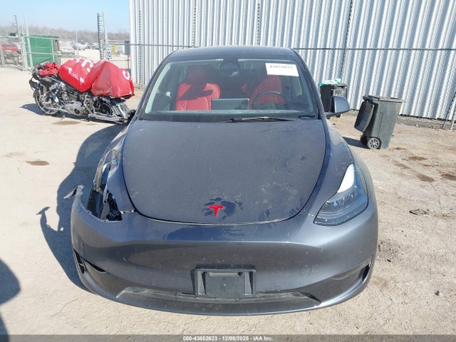 Tesla Model Y Performance Dual Motor All-wheel Drive 2022 7SAYGDEF3NF382829 Image 12