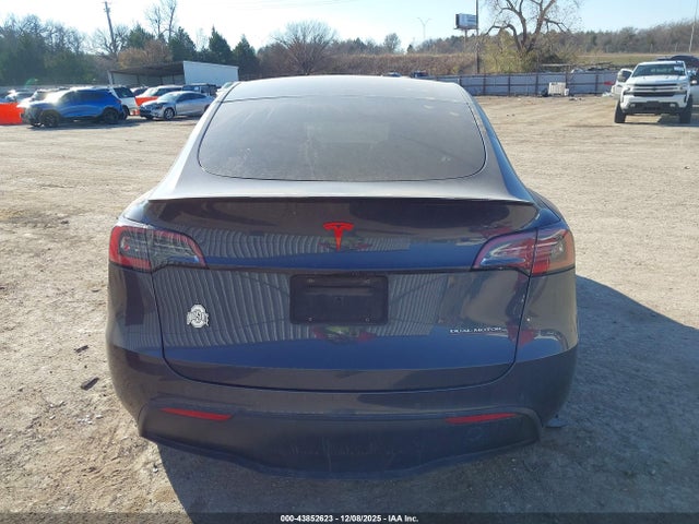 Tesla Model Y Performance Dual Motor All-wheel Drive 2022 7SAYGDEF3NF382829 Image 16
