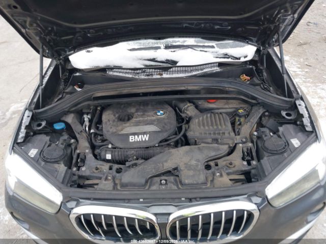 2018 BMW X1 WBXHT3C35J3H30669 Photo 9