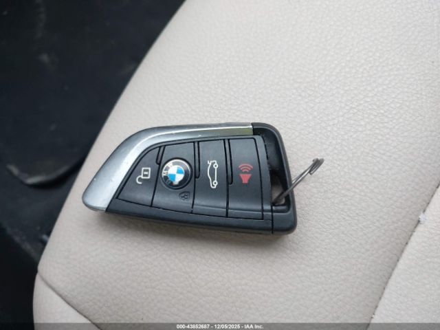 2018 BMW X1 WBXHT3C35J3H30669 Photo 10