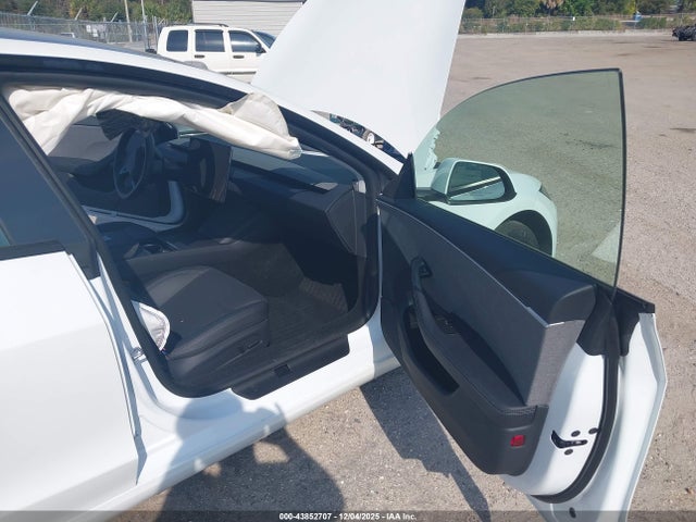 2025 TESLA MODEL 3 5YJ3E1EAXSF014305 Photo 4