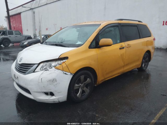 2012 TOYOTA SIENNA 5TDKK3DC1CS252110 Photo 1