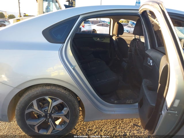 KIA Forte Lxs 2021 3KPF24AD9ME349071 Image 8